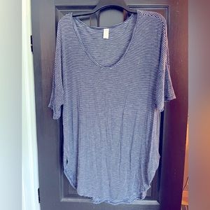 Old Navy navy/white tunic tee